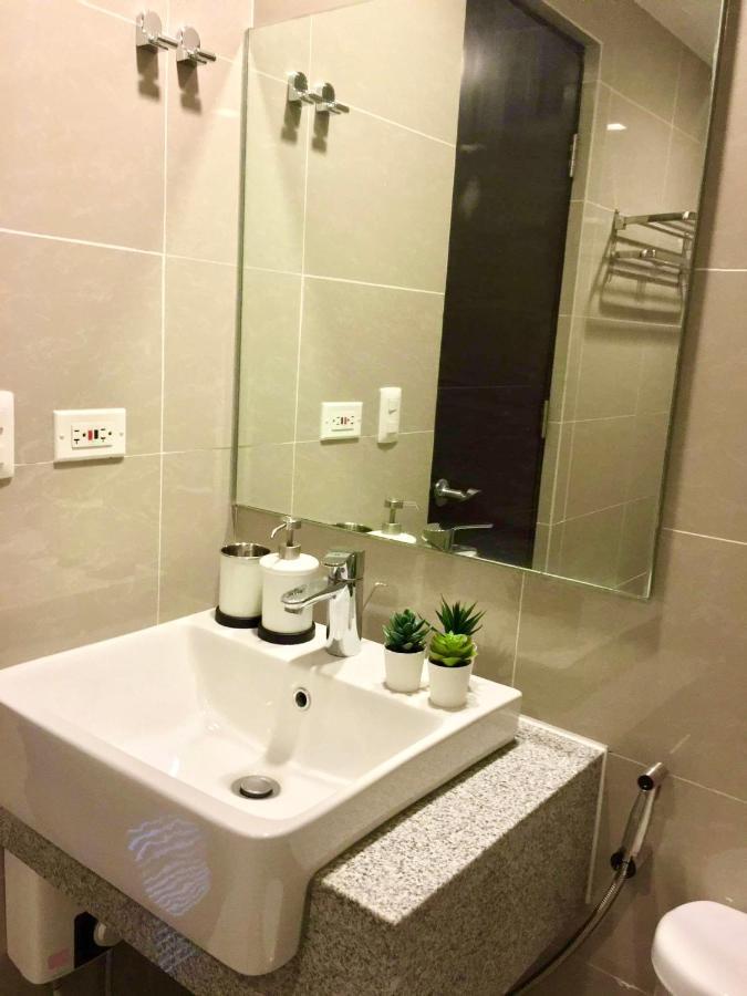Daniella'S Modern & Cozy Suite In Uptown Bgc Manila Exterior photo